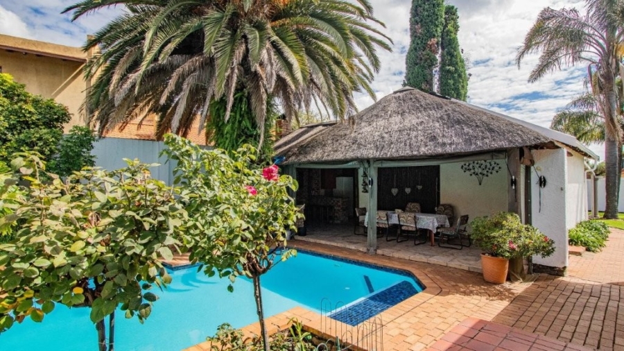 3 Bedroom Property for Sale in Bonaero Park Gauteng