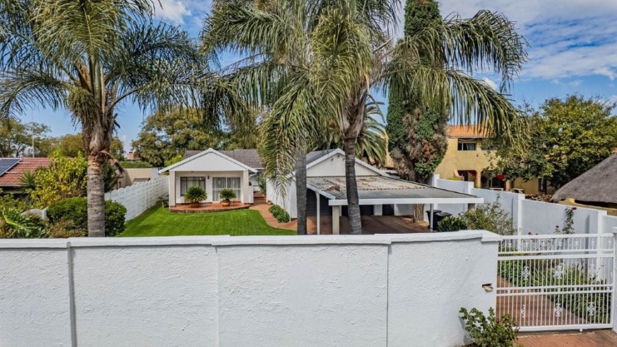 3 Bedroom Property for Sale in Bonaero Park Gauteng