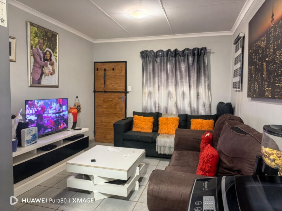 2 Bedroom Property for Sale in Protea Glen Gauteng