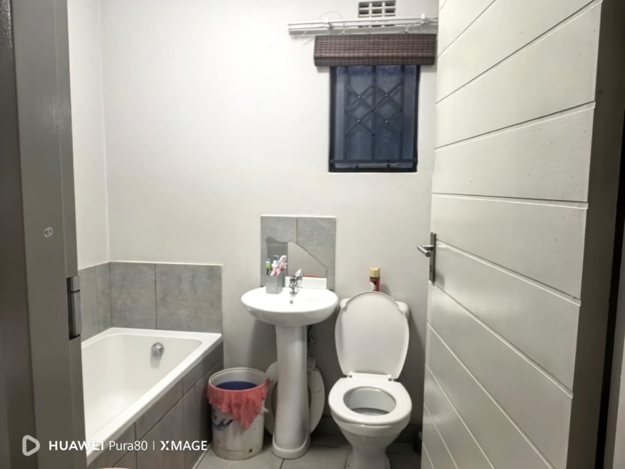 2 Bedroom Property for Sale in Protea Glen Gauteng