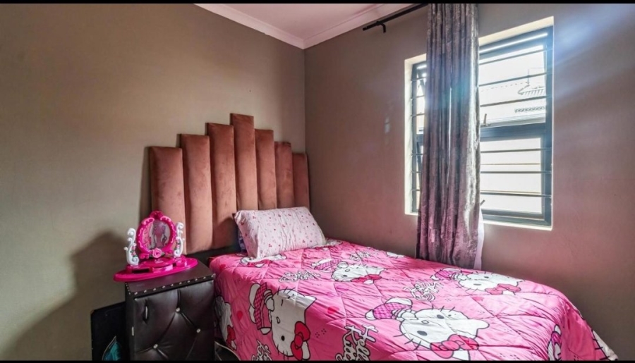 2 Bedroom Property for Sale in Protea Glen Gauteng