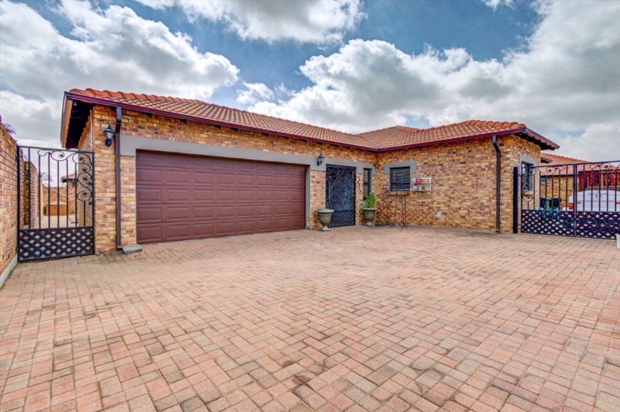 3 Bedroom Property for Sale in Jansenpark Gauteng