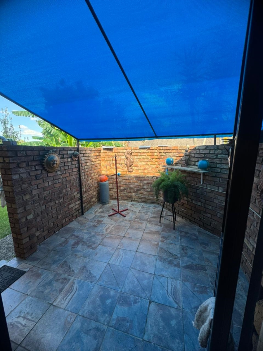 Bedroom Property for Sale in Mountain View Gauteng