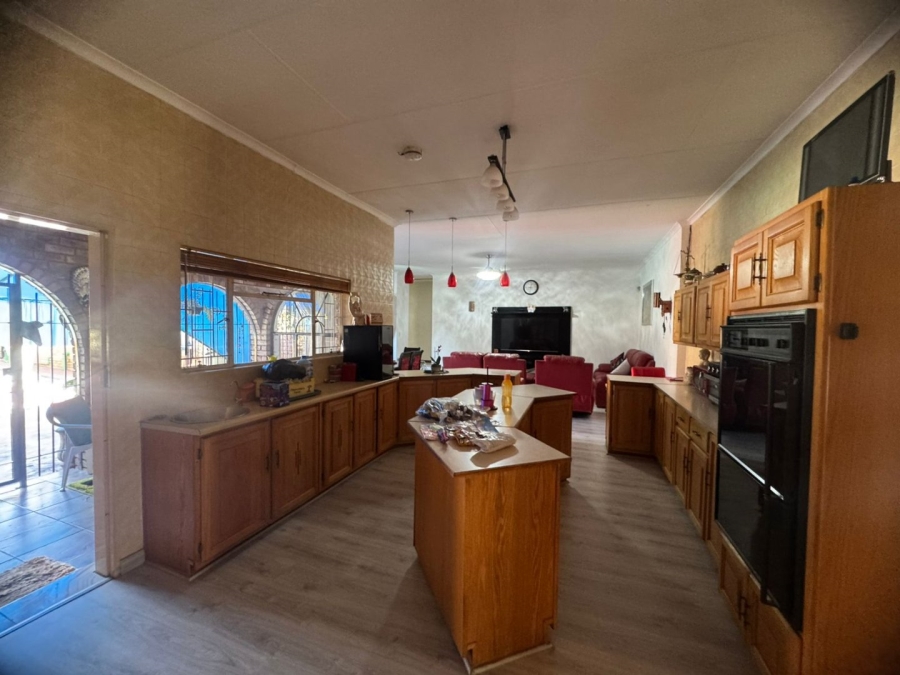  Bedroom Property for Sale in Mountain View Gauteng