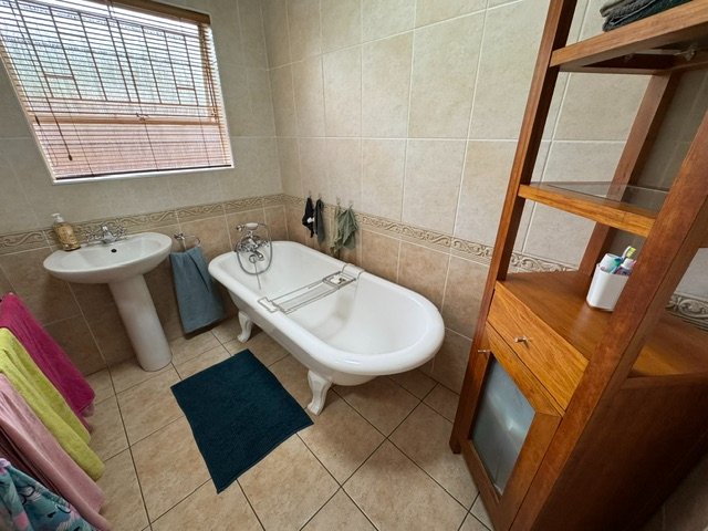 4 Bedroom Property for Sale in Edleen Gauteng