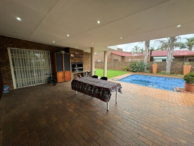 4 Bedroom Property for Sale in Edleen Gauteng
