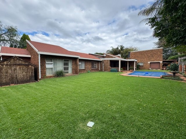 4 Bedroom Property for Sale in Edleen Gauteng