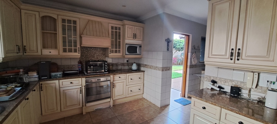 To Let 3 Bedroom Property for Rent in Bedfordview Gauteng