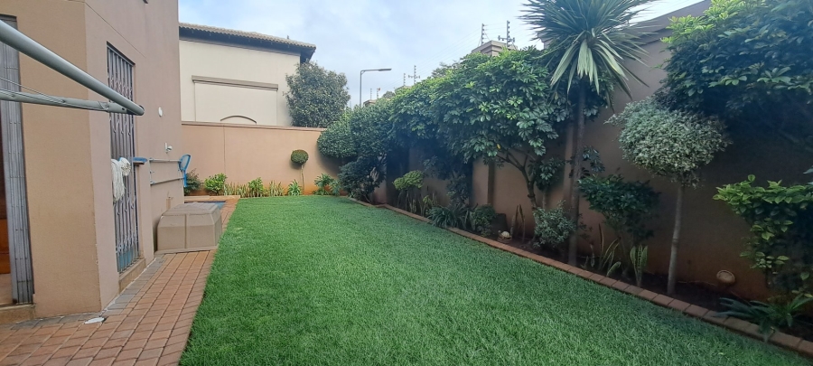 To Let 3 Bedroom Property for Rent in Bedfordview Gauteng