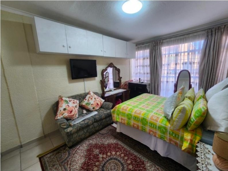 2 Bedroom Property for Sale in New Redruth Gauteng