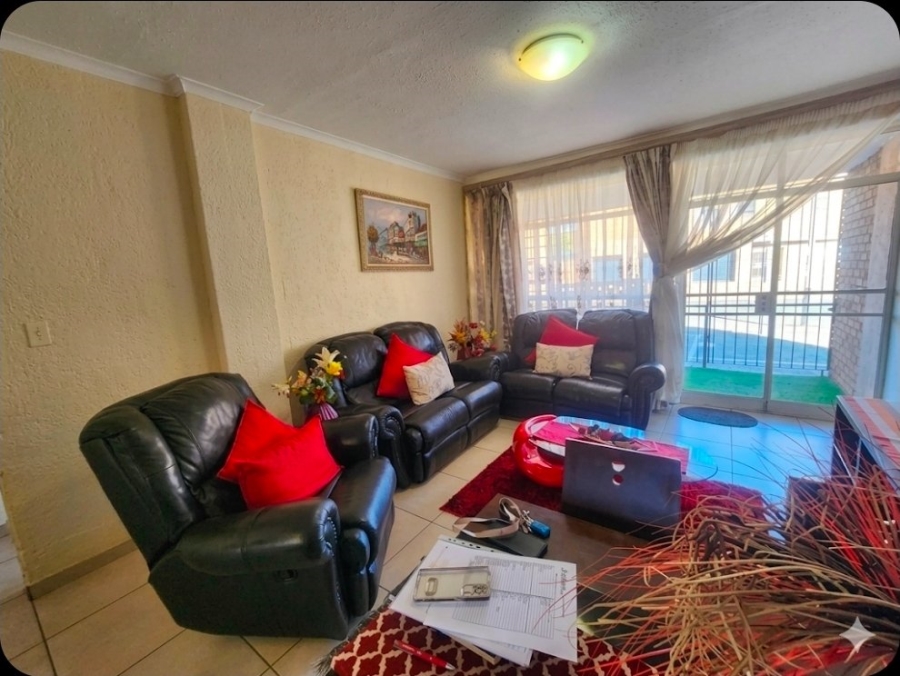 2 Bedroom Property for Sale in New Redruth Gauteng