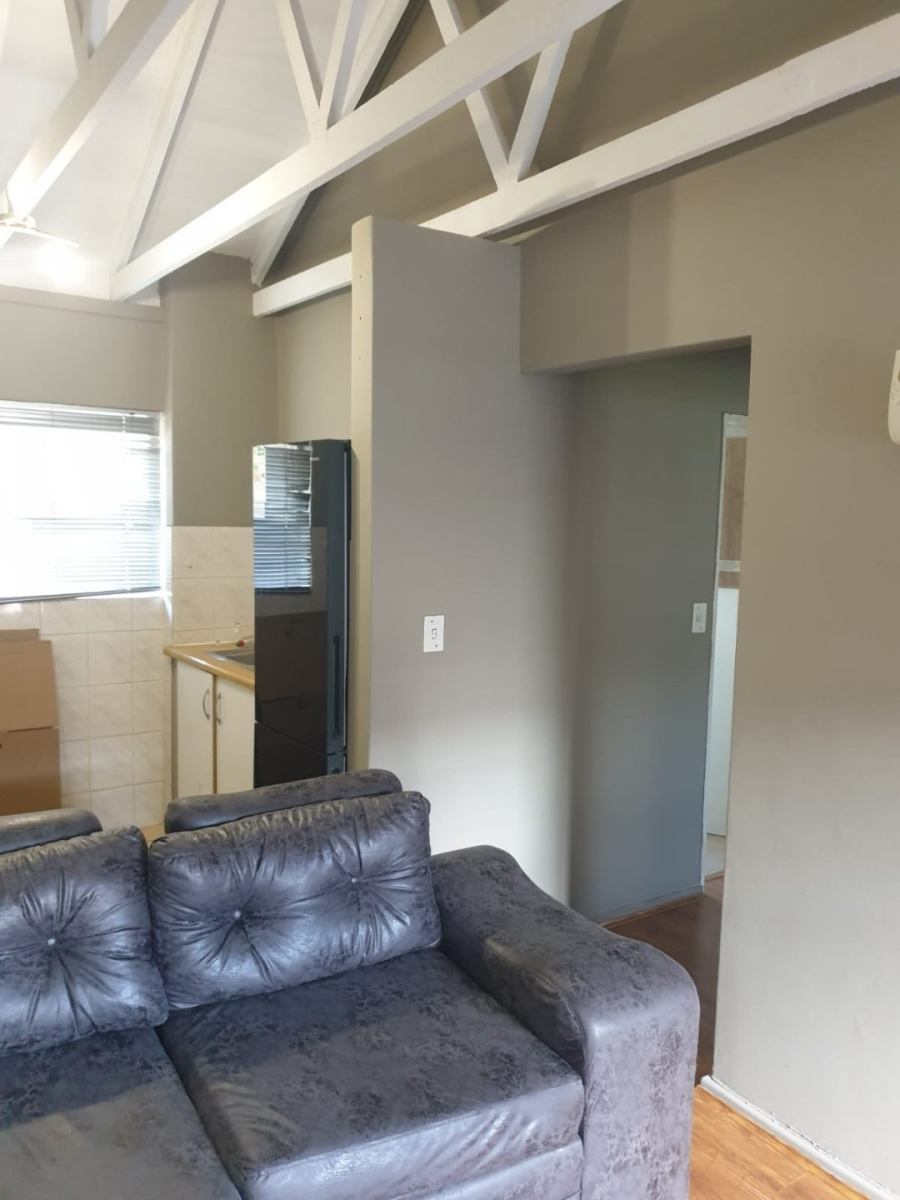 1 Bedroom Property for Sale in Glen Marais Gauteng