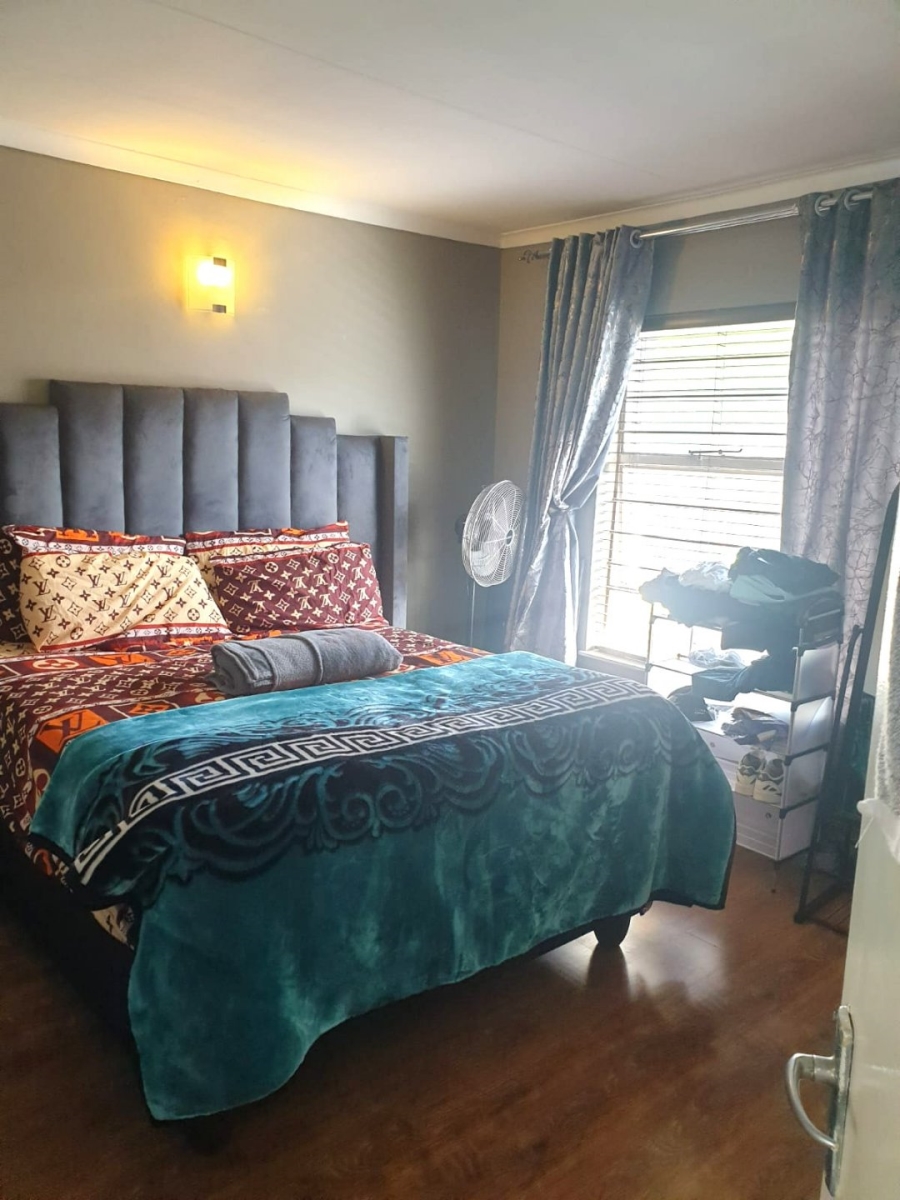 1 Bedroom Property for Sale in Glen Marais Gauteng