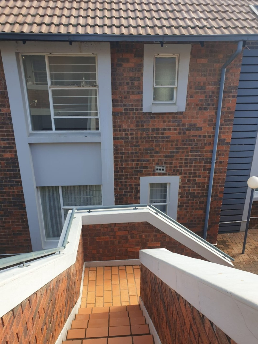 1 Bedroom Property for Sale in Glen Marais Gauteng