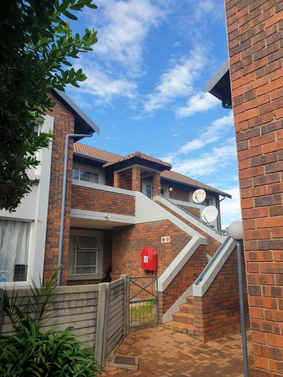 1 Bedroom Property for Sale in Glen Marais Gauteng