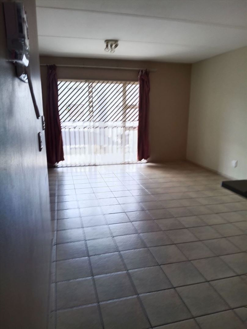 2 Bedroom Property for Sale in Bardene Gauteng