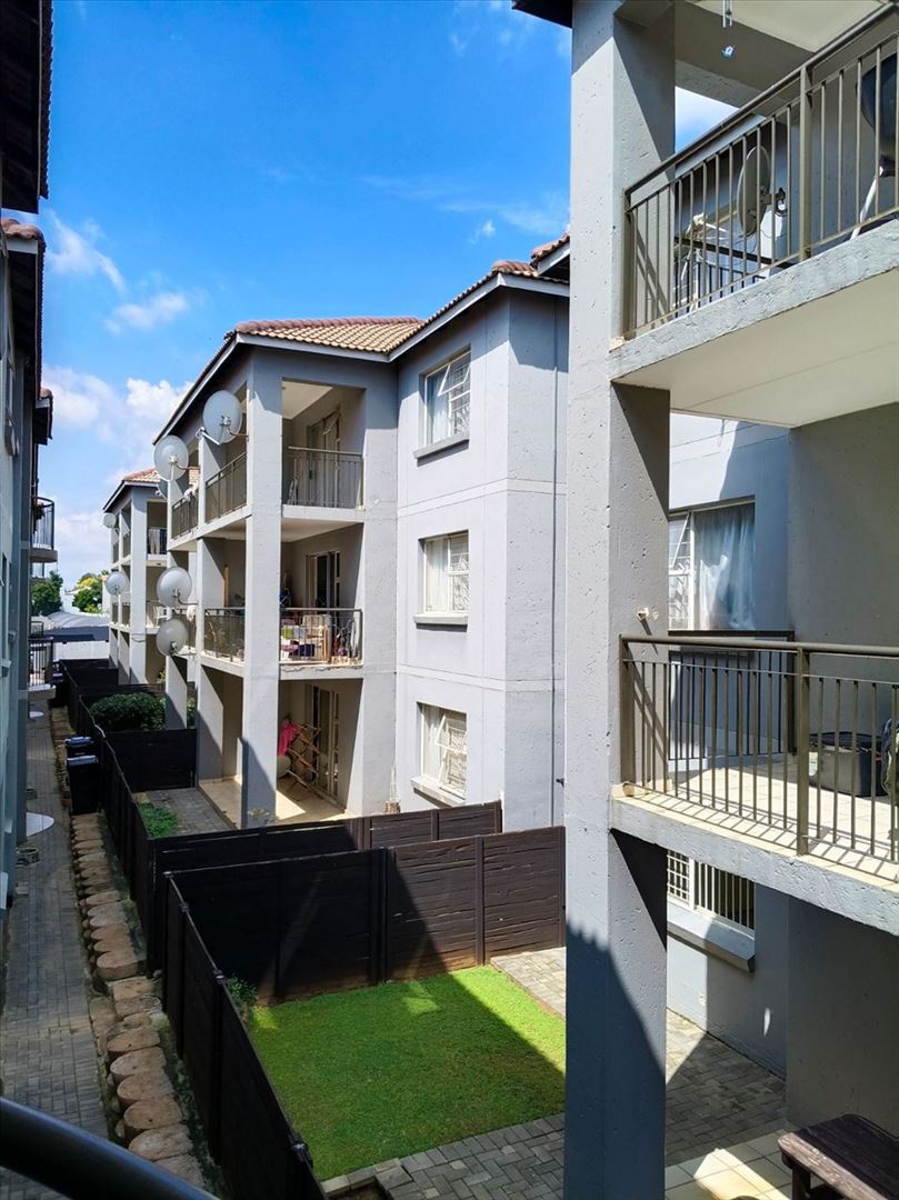 2 Bedroom Property for Sale in Bardene Gauteng