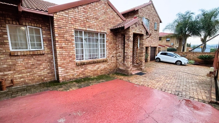 5 Bedroom Property for Sale in Highveld Gauteng