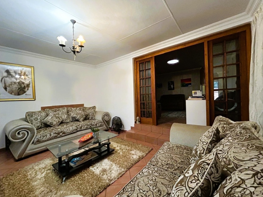 5 Bedroom Property for Sale in Highveld Gauteng