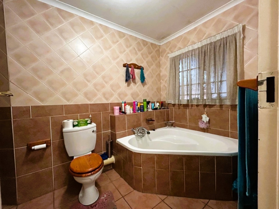 5 Bedroom Property for Sale in Highveld Gauteng