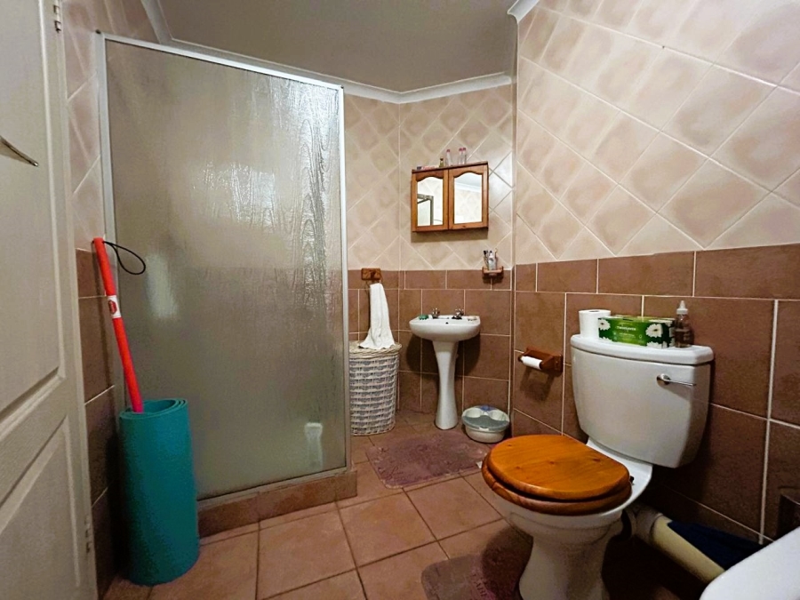 5 Bedroom Property for Sale in Highveld Gauteng
