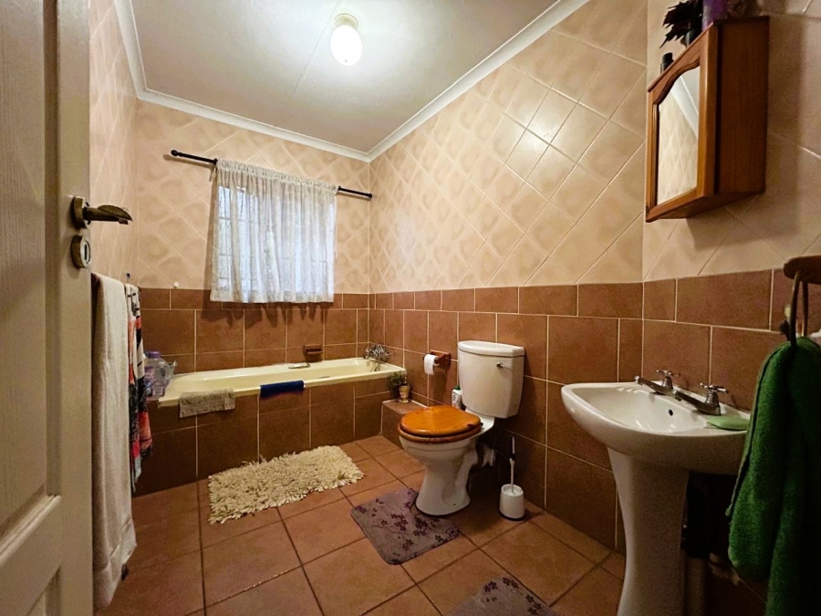 5 Bedroom Property for Sale in Highveld Gauteng