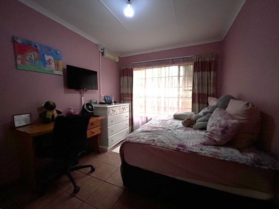 5 Bedroom Property for Sale in Highveld Gauteng