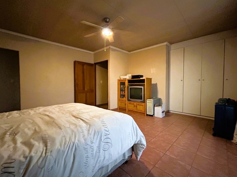 5 Bedroom Property for Sale in Highveld Gauteng