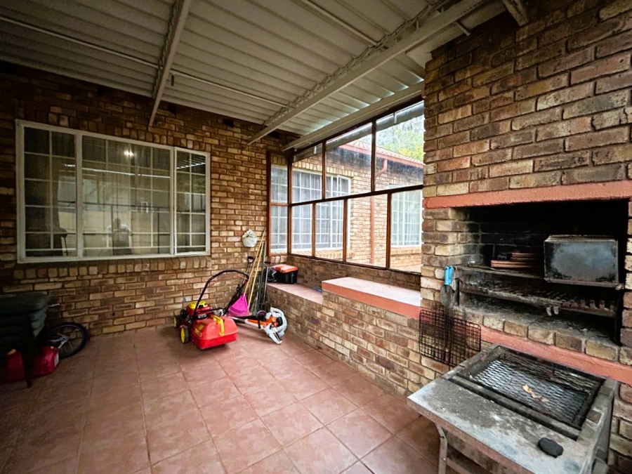 5 Bedroom Property for Sale in Highveld Gauteng
