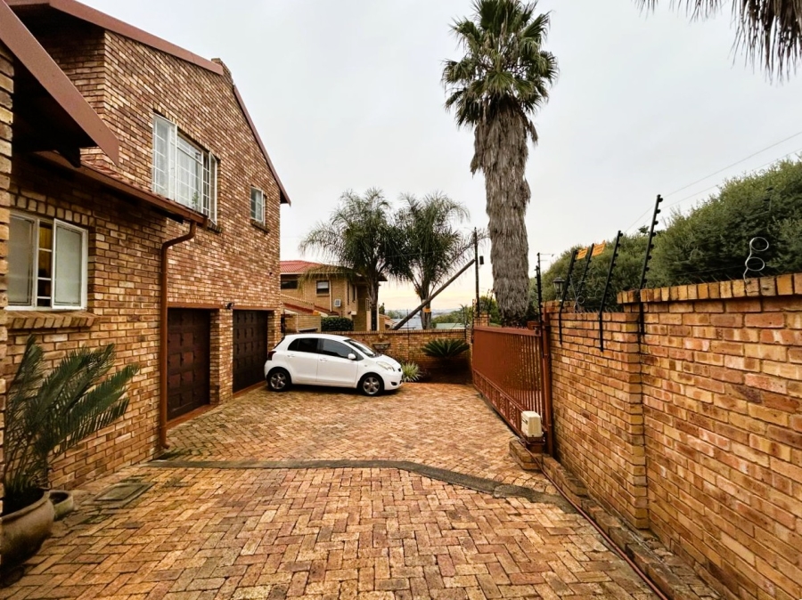5 Bedroom Property for Sale in Highveld Gauteng