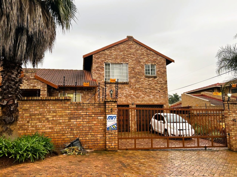 5 Bedroom Property for Sale in Highveld Gauteng