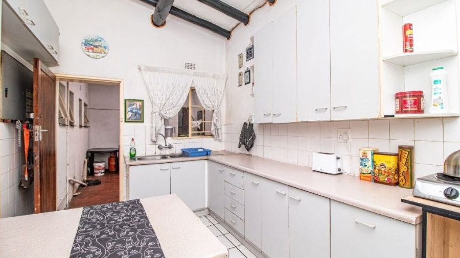 6 Bedroom Property for Sale in Cresslawn Gauteng