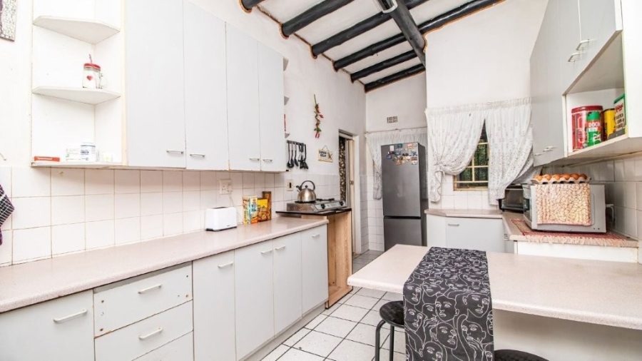 6 Bedroom Property for Sale in Cresslawn Gauteng