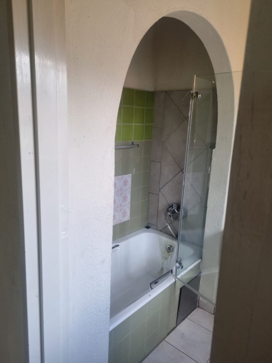 1 Bedroom Property for Sale in Birch Acres Gauteng