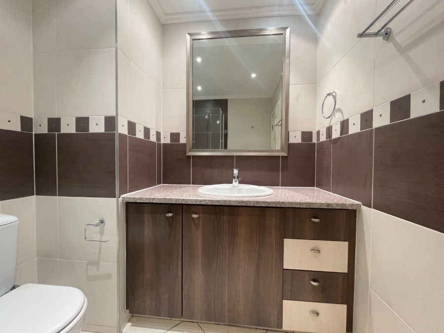 To Let 2 Bedroom Property for Rent in Bedford Gardens Gauteng
