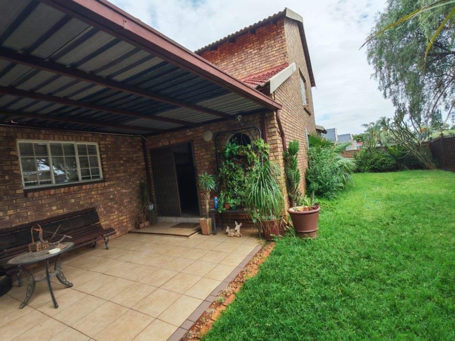 4 Bedroom Property for Sale in Doornpoort Gauteng