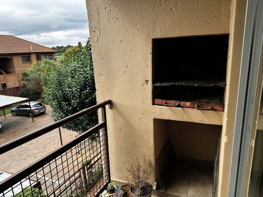 To Let 2 Bedroom Property for Rent in Sonneglans Gauteng