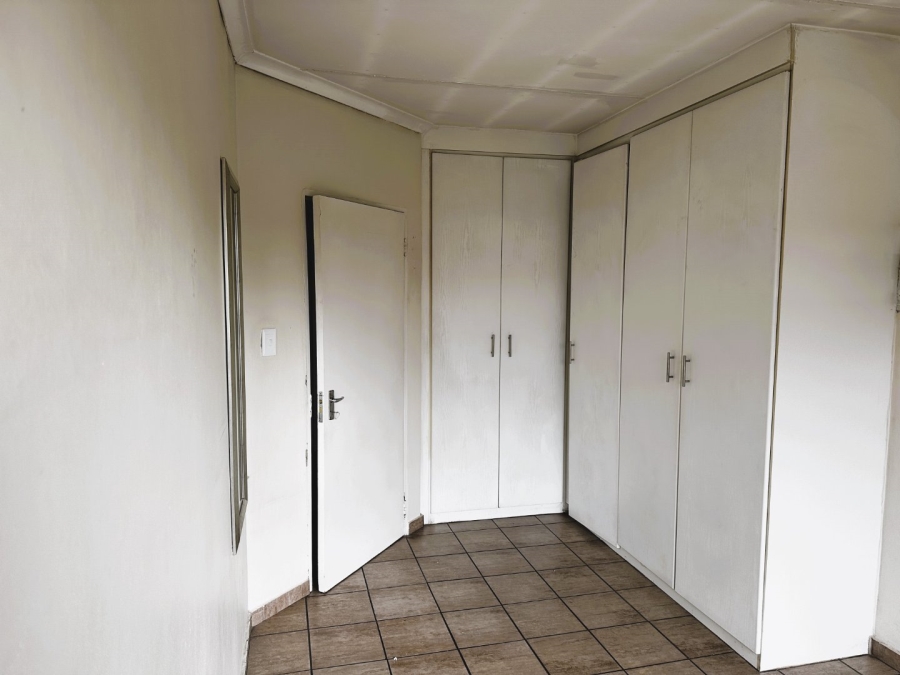 To Let 2 Bedroom Property for Rent in Sonneglans Gauteng