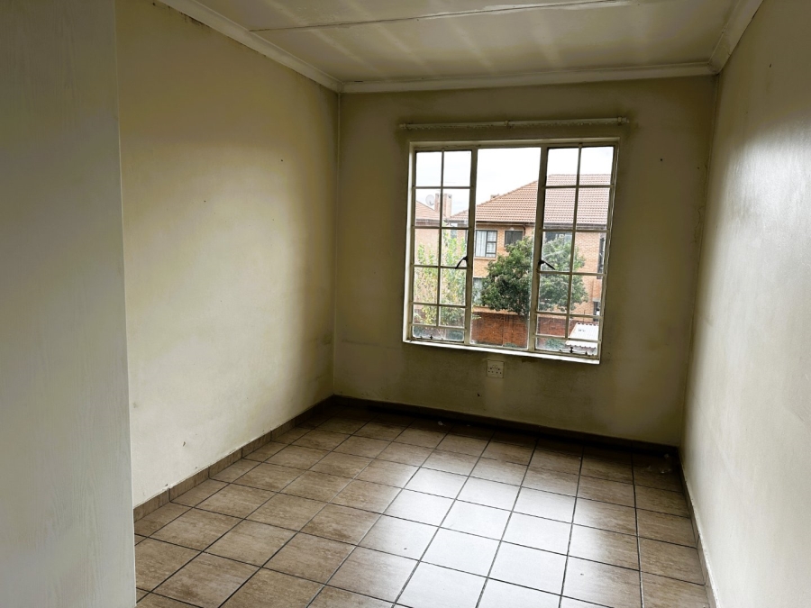 To Let 2 Bedroom Property for Rent in Sonneglans Gauteng