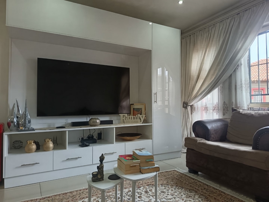 3 Bedroom Property for Sale in Lenasia Gauteng