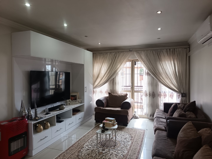 3 Bedroom Property for Sale in Lenasia Gauteng