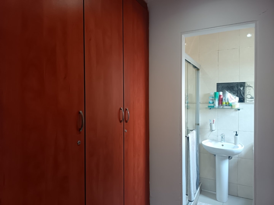 3 Bedroom Property for Sale in Lenasia Gauteng