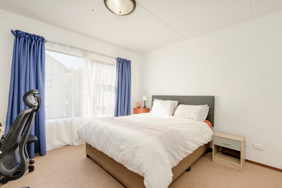 2 Bedroom Property for Sale in Sunninghill Gauteng