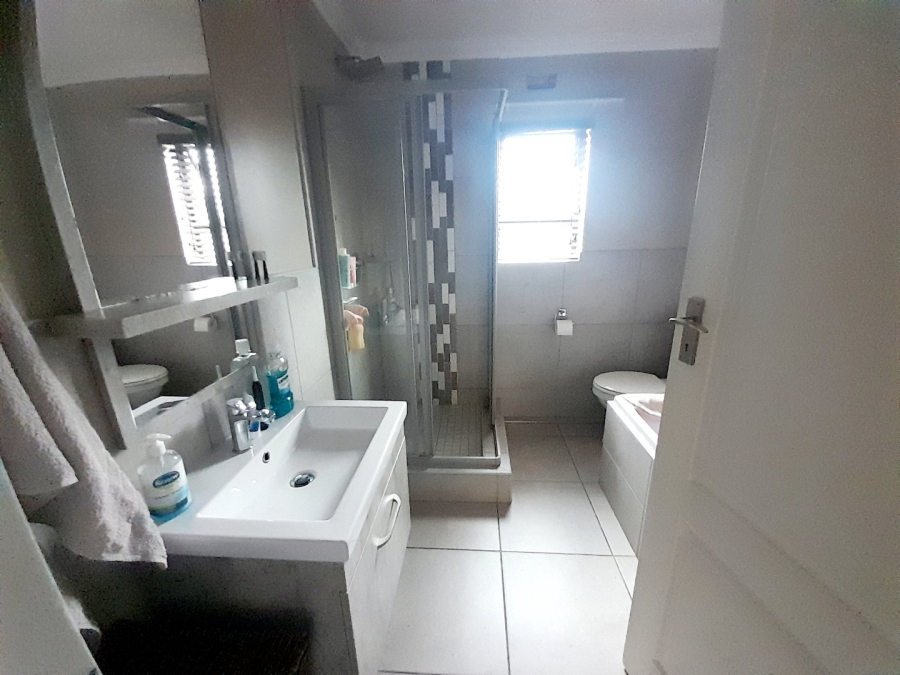 3 Bedroom Property for Sale in Amberfield Gauteng