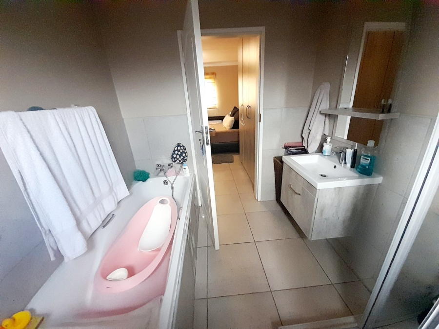 3 Bedroom Property for Sale in Amberfield Gauteng