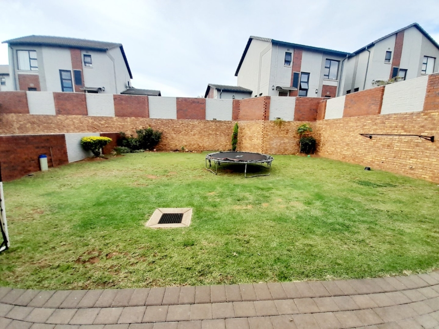 3 Bedroom Property for Sale in Amberfield Gauteng