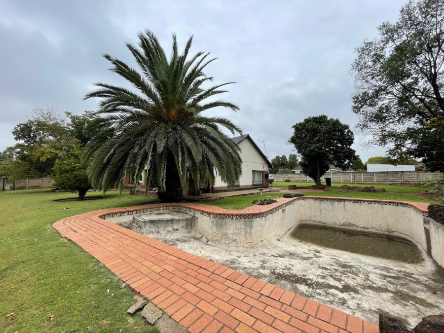 3 Bedroom Property for Sale in Selcourt Gauteng