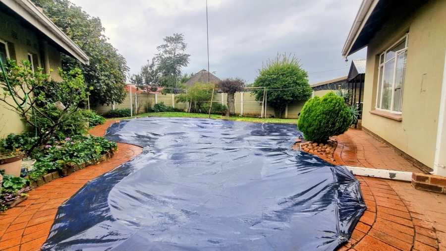 4 Bedroom Property for Sale in Waldrift Gauteng