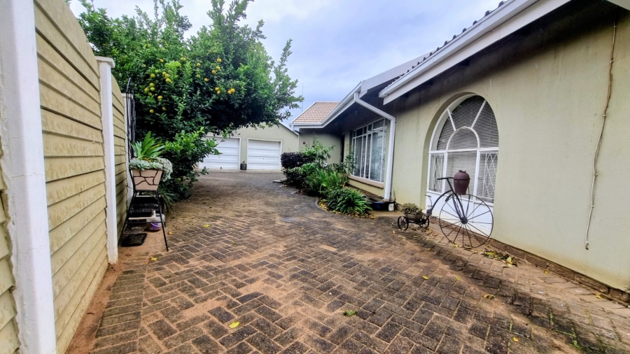 4 Bedroom Property for Sale in Waldrift Gauteng