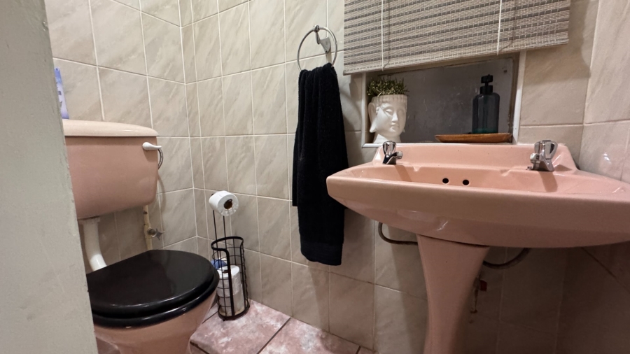 3 Bedroom Property for Sale in Three Rivers Proper Gauteng